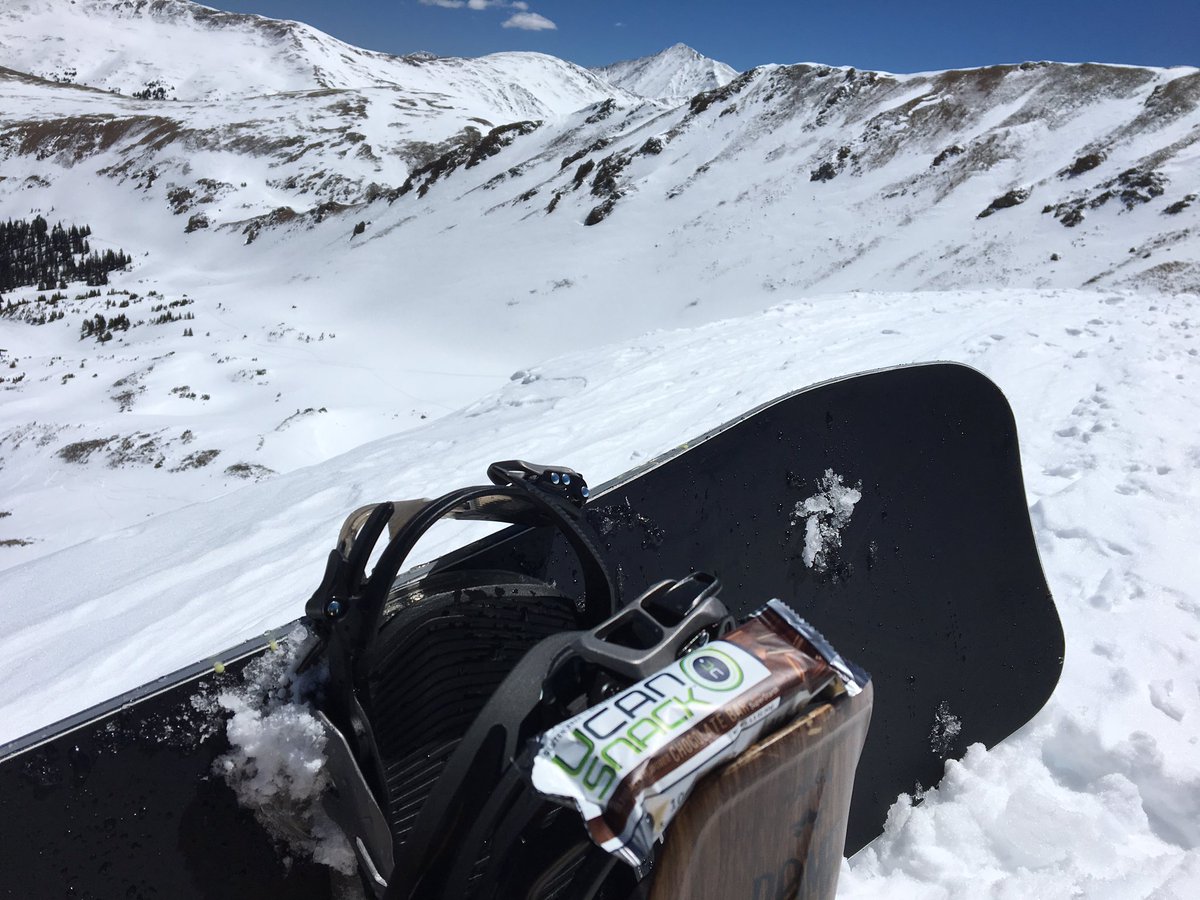 theMtnAthlete's tweet photo. Quick hike break for a #UCANSnack at almost 13,000 ft. https://t.co/0rHMKZ3uJz
