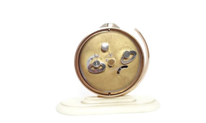 Lacky_and_Ticky's tweet photo. Vintage alarm clock for sale #vintage #alarmclock #vintagealarmclock #old #gift #giftforher #wedding #weddinggift #sovietclock #deskclock https://t.co/CF4hPheBJ0