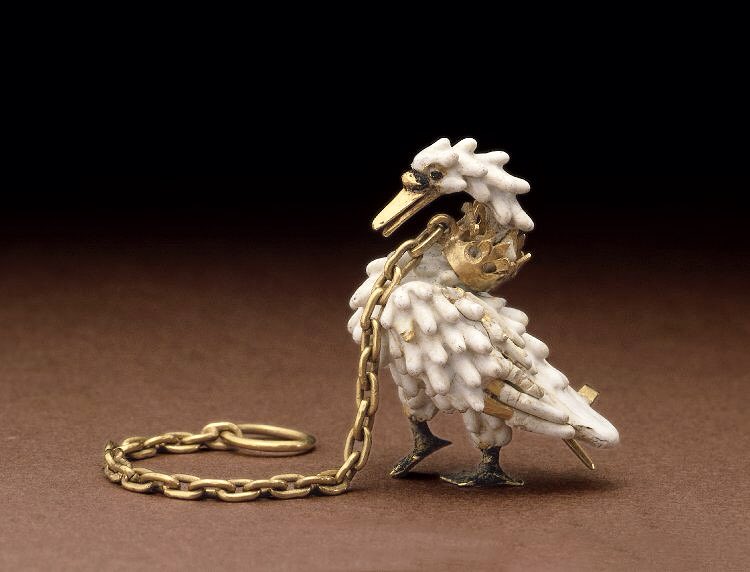 JohanOosterman's tweet photo. What a beauty: the dancing Dunstable swan.
France, c1400. @britishmuseum https://t.co/zjOfIEJMJK