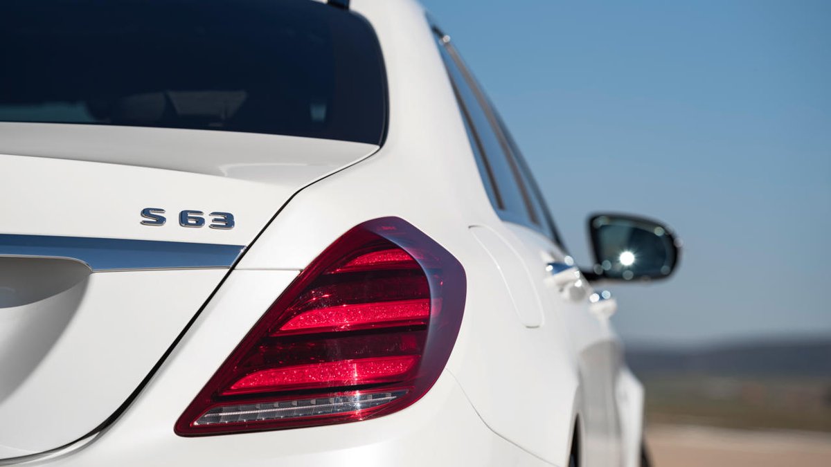 canavial10's tweet photo. Impressive power &amp; performance: The new @MercedesAMG S 63 4MATIC+ &amp; S 65: https://t.co/0SfmrFohZF [Csn... by #MercedesBenz via @c0nvey https://t.co/GPi6K2fpDy