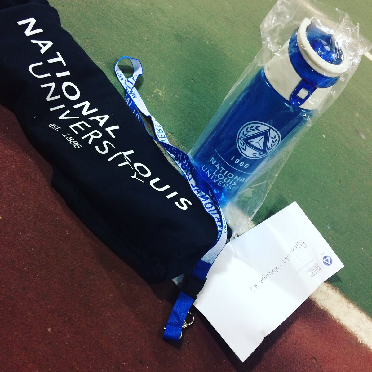 Dat_weird1's tweet image. #thankgod #collegestudent 💙👩🏾‍🎓🙏🏾