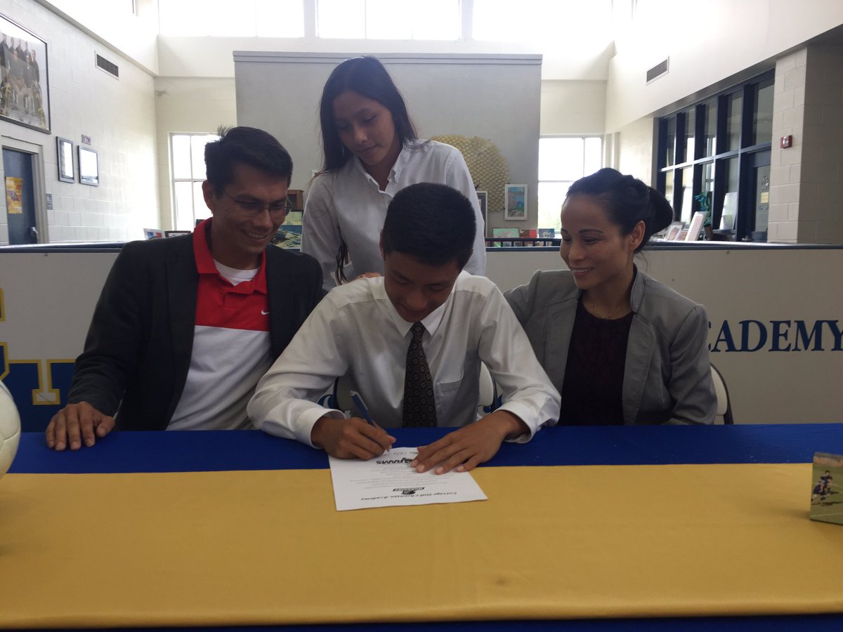 chcacademy1's tweet photo. Congratulations Philip Vo for signing to play soccer at the next level with #UofMobile https://t.co/5pTy3VuGhZ