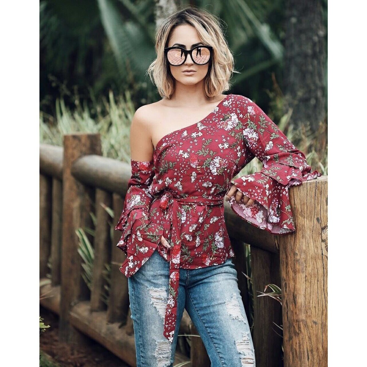 leah_naves's tweet photo. Apenas, escandalosamente linda! 👯👯👯
Acesse Insta @leahnaves 
#musthaveleahnaves #sucessoleahnaves #tendencia #previa #outono https://t.co/YRWLyMi6Nd