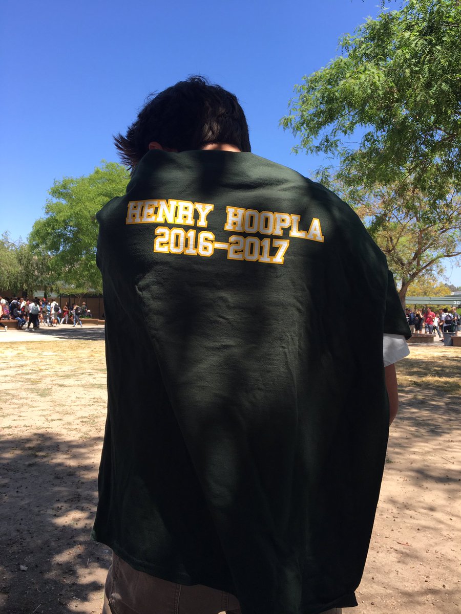 henry_hoopla's tweet photo. Buy a Henry hoopla shirt for $10 at lunch in the quad!!! 👍🏽👍🏽👍🏽 https://t.co/WcIj2ymxzN