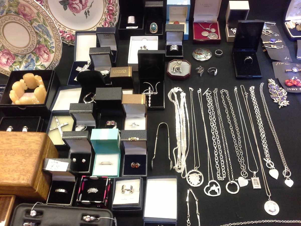 bluestone135's tweet photo. #ANTQUE vintage fair
Thirsk Auction Mart, Thirsk, North Yorkshire YO7 3AB
Saturday 13th May
Some stalls left call
Heather 07791915119 https://t.co/6ujAnjfave