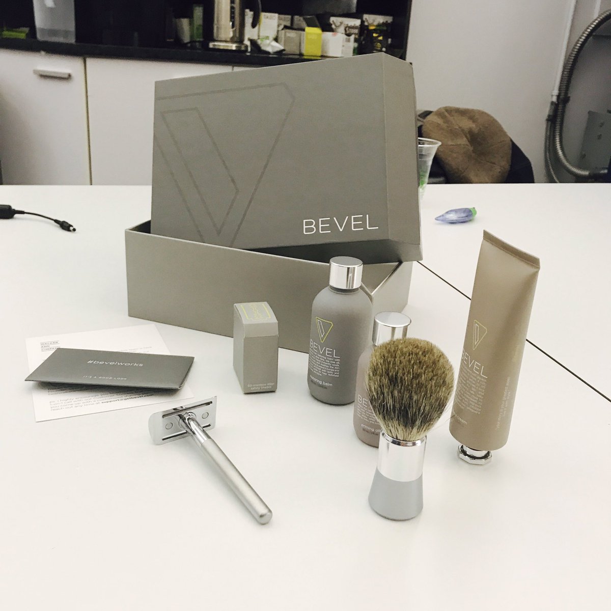 askryanj's tweet image. Walking in to a shoot of an unboxing video and remembering that @bevel is your friend's company...@tristanwalker