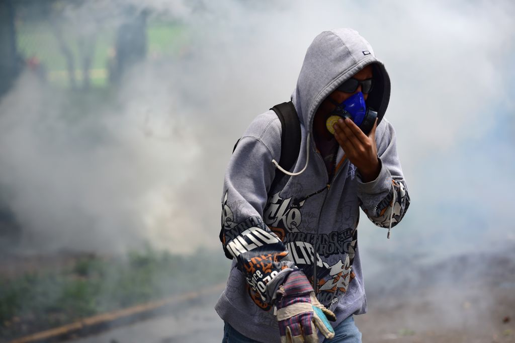 juasudo's tweet photo. 35 muertos en un mes de protestas en Venezuela. Sigue minuto a minuto los sucesos de... https://t.co/1HfccO3sI5 by #CNNEE via @c0nvey https://t.co/2vB1msVs3U