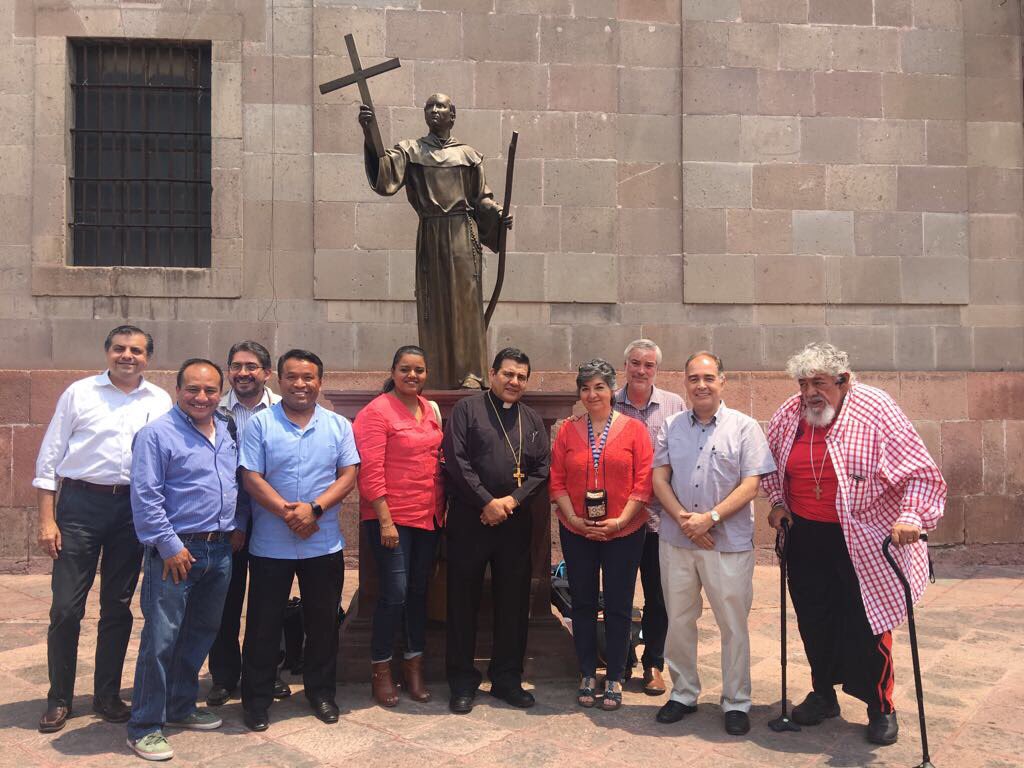 claramoguel's tweet photo. Reunión del #EquipoBase #Laicos @eqmisionero @juntosxm @diocesisqro @observacatholic https://t.co/CWMtPJUYui