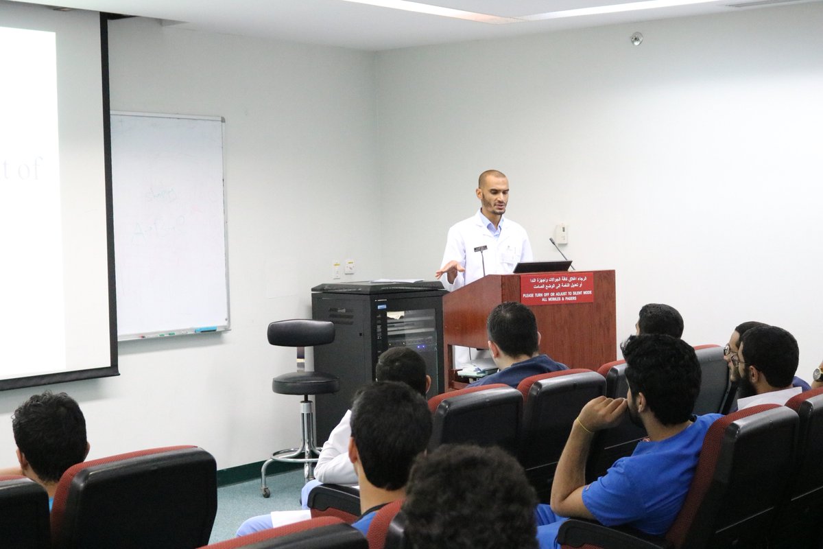 SC_IMSIU's tweet photo. نخبة من طلبة كلية الطب بـ #جامعة_الامام يزورون مركز الأبحاث بمستشفى الملك فيصل التخصصي @KFSHRC_Research والإطلاع على أقسامه البحثية المتنوعة https://t.co/IO9e2Rwv3s