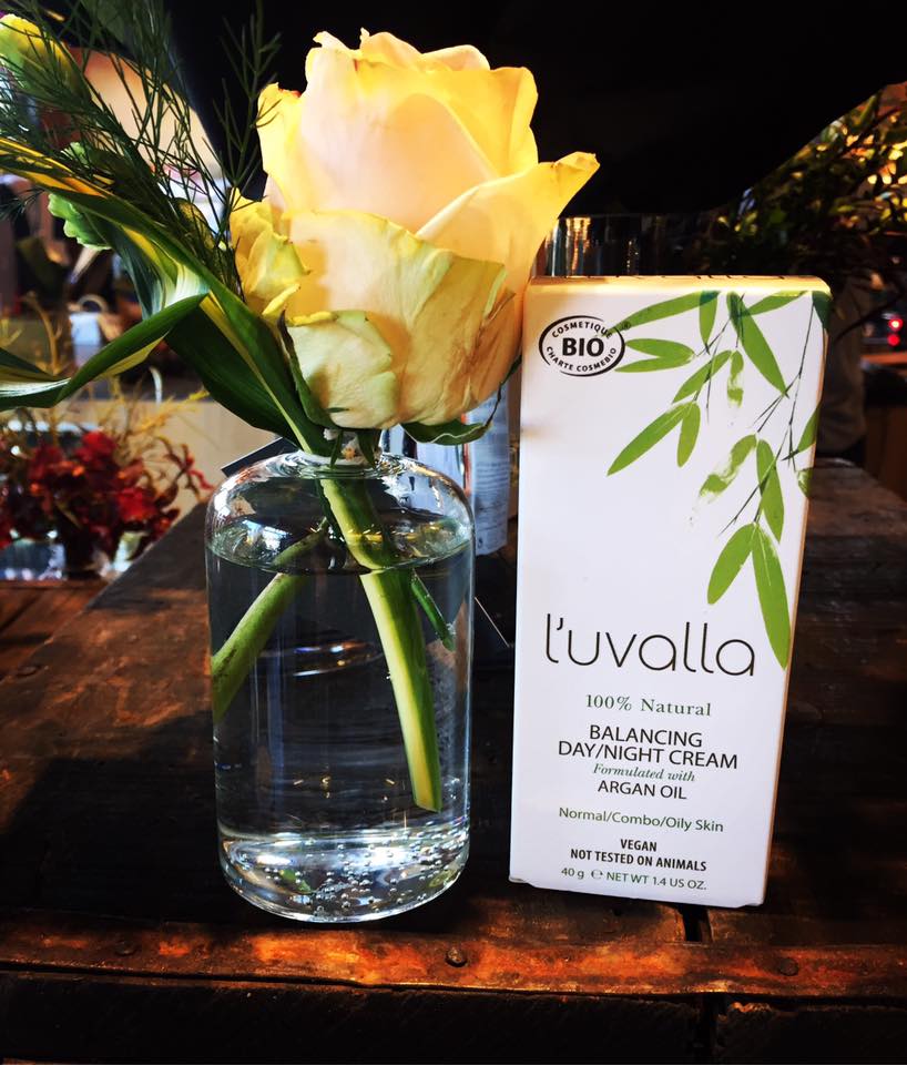 Luvalla's tweet photo. Ingredient Intel: Organic Clove Flower Oil, Eugenia Caryophyllus
Benefits: The Power A's - Antioxidant, Antiseptic &amp; Analgesic properties! https://t.co/oTxcVZKHkv
