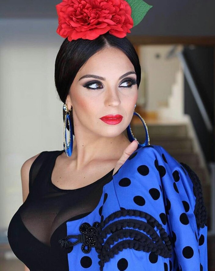 maria_hbCF18's tweet photo. La flamenca más guapa 😻😻 @maria_hb18 estas preciosa cariño💚💚 https://t.co/qwtQHsOnog