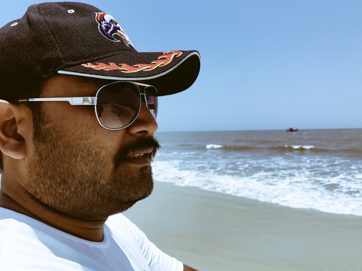 chiranjeevijety's tweet photo. @chiranjeevijety #Chiranjeevi #Jetty #chiranjeevijetty #NimmaCJ #WithCJ #Janaseve #Inc #Iyc #GoaDairies #iPhone7Plus #2k17 #WithCJ_ #beach https://t.co/kYWbsINIzc