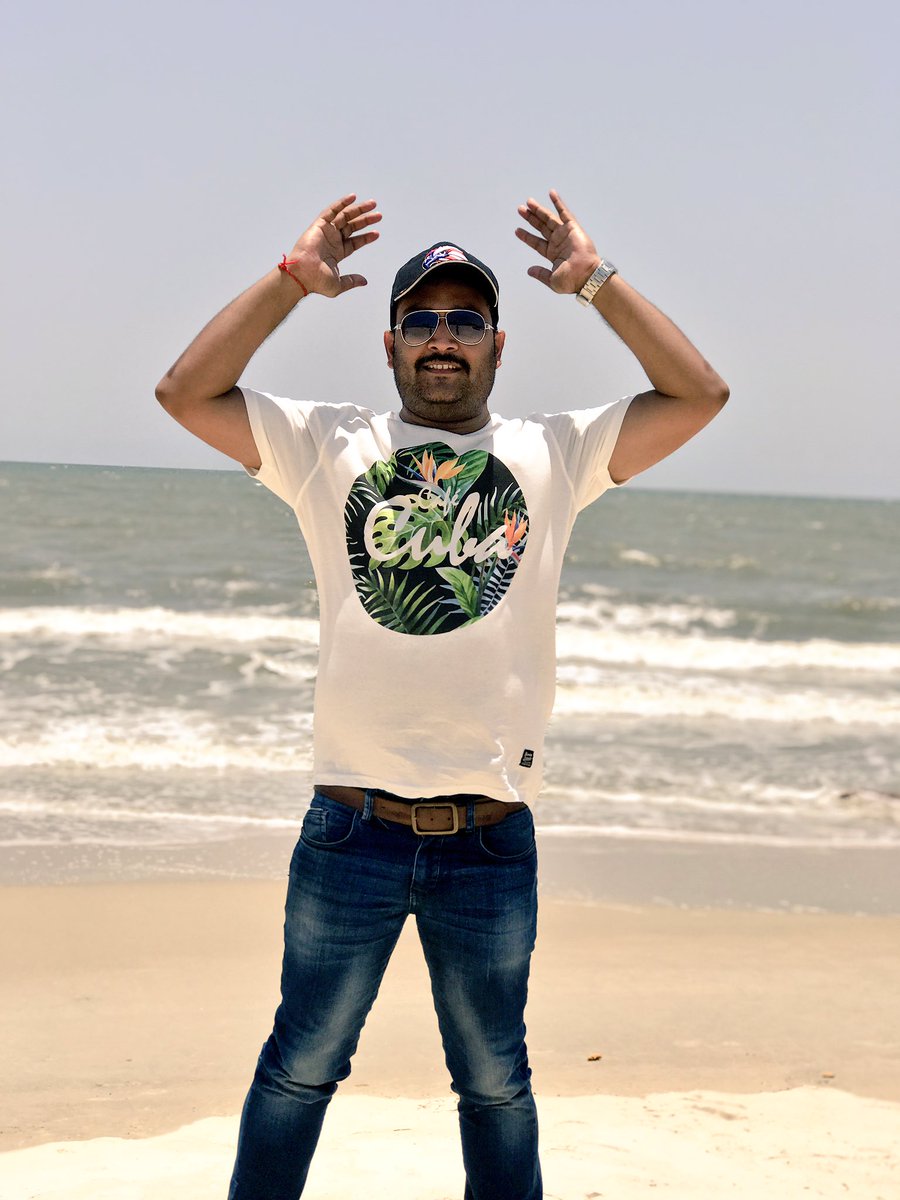chiranjeevijety's tweet photo. @chiranjeevijety #Chiranjeevi #Jetty #chiranjeevijetty #NimmaCJ #WithCJ #Janaseve #Inc #Iyc #GoaDairies #iPhone7Plus #2k17 #WithCJ_ #beach https://t.co/kYWbsINIzc
