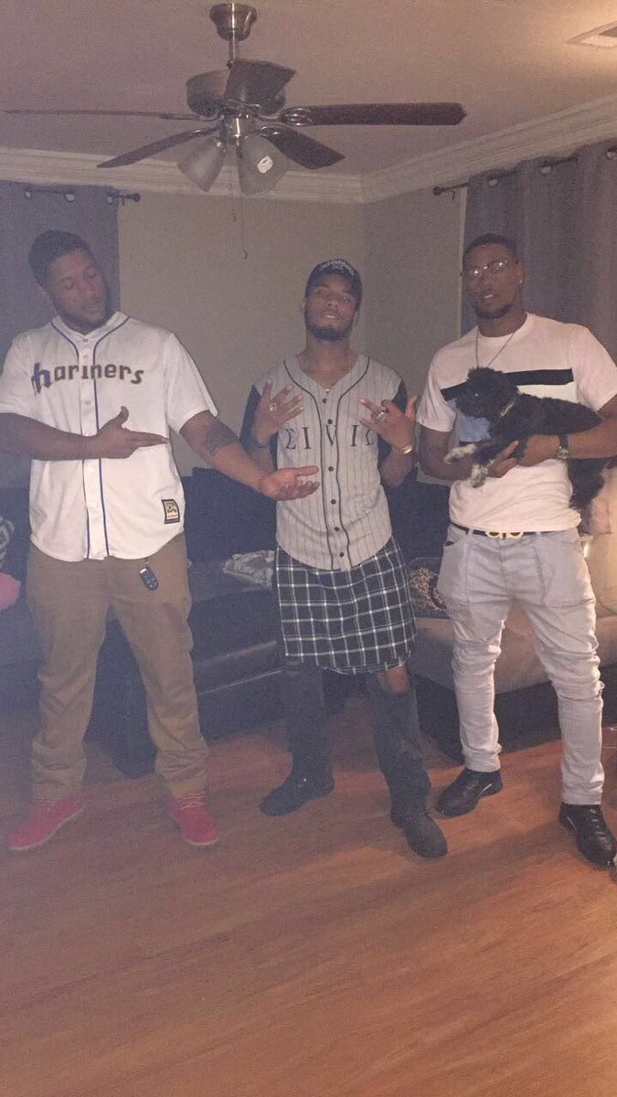 TTate7duece's tweet photo. They asking 21 questions want me to give em confessions https://t.co/0ujhZXIwz7