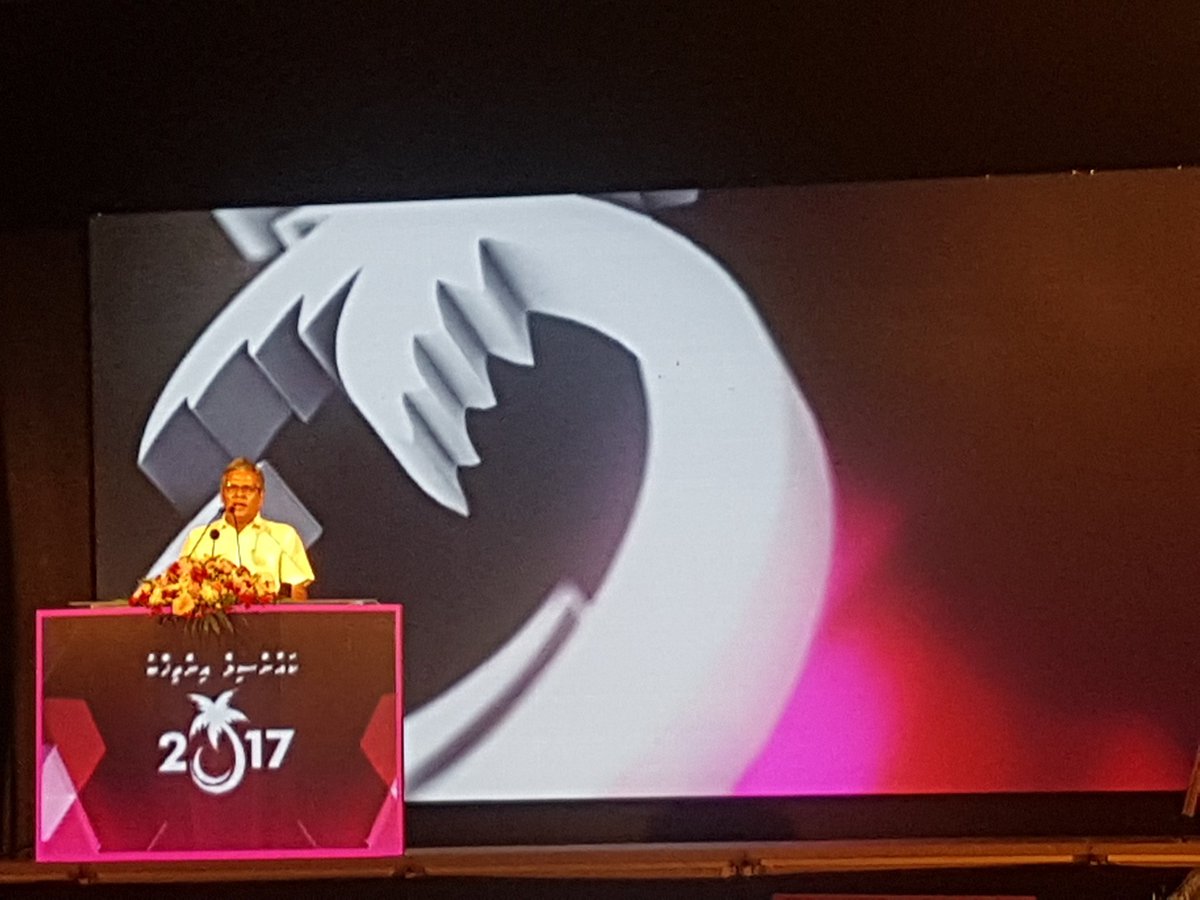 Galolhu_Dhekunu's tweet photo. #PPM #LCE2017 #MegaEvent #Vote4PPM إنشاءالله mifaharu ninmaifin. #Gadha13 https://t.co/oBXVr2gLBh