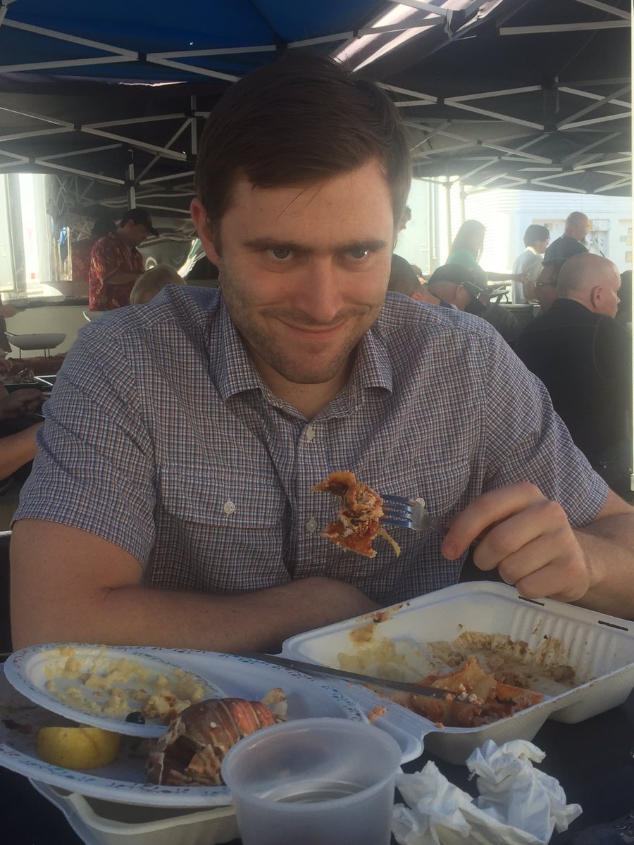 MilesVsHisFood's tweet photo. The look of a man. EATING FOR YOU! https://t.co/GeYd17FK0M