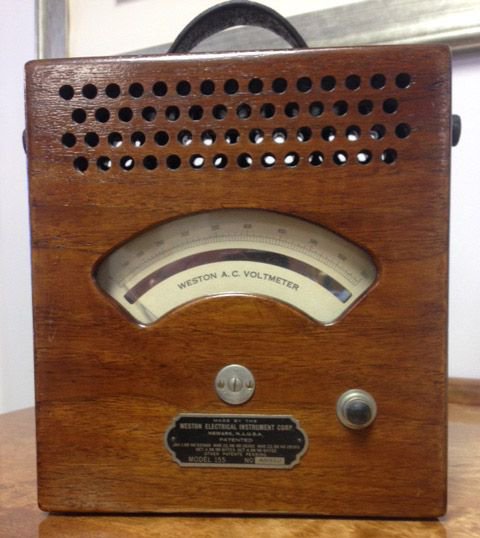 It's amazing what comes through the #StoreHabitat Check out this beautiful #antique #voltmeter
#HabitatForHumanity #Staunton