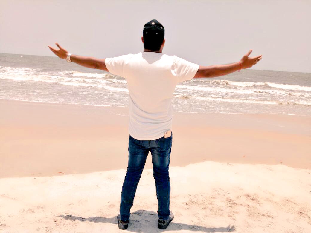 chiranjeevijety's tweet photo. @chiranjeevijety #Chiranjeevi #Jetty #chiranjeevijetty #NimmaCJ #WithCJ #Janaseve #Inc #Iyc #GoaDairies #iPhone7Plus #2k17 #WithCJ_ #beach https://t.co/mZwCdnubdU