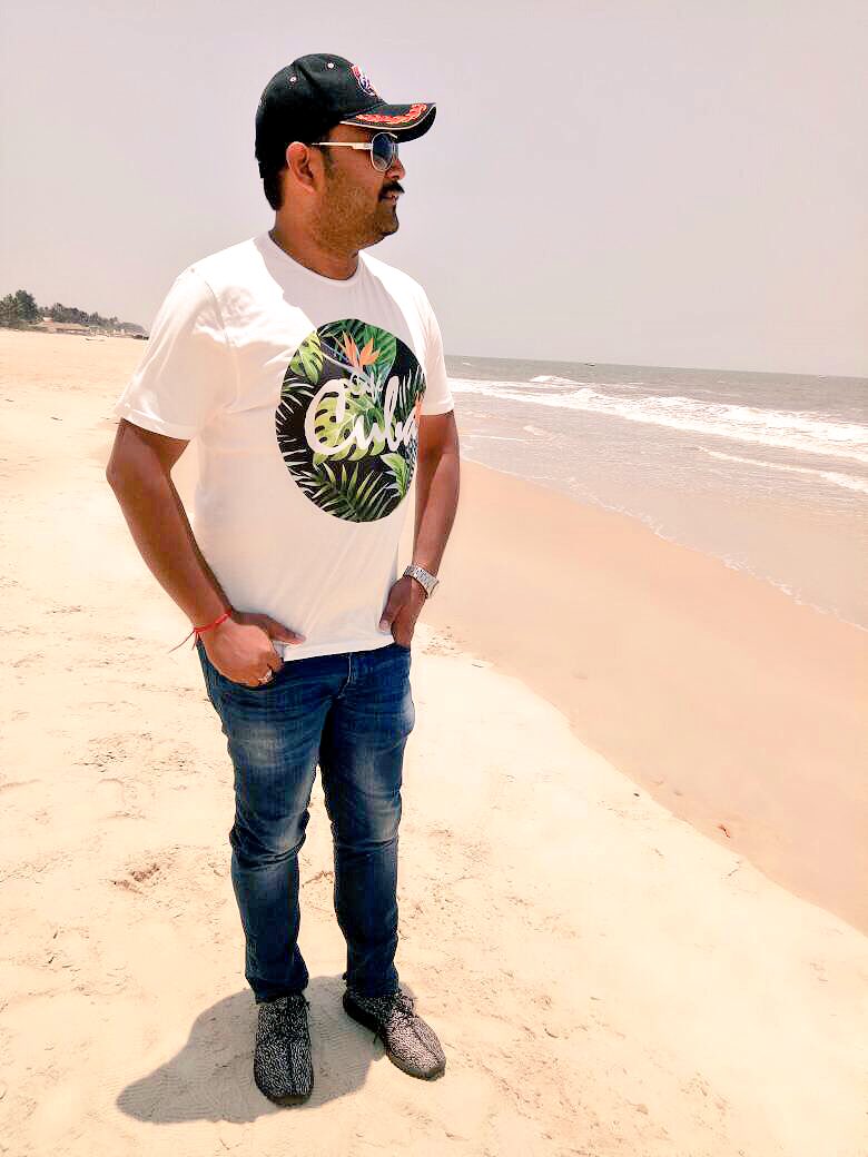 chiranjeevijety's tweet photo. @chiranjeevijety #Chiranjeevi #Jetty #chiranjeevijetty #NimmaCJ #WithCJ #Janaseve #Inc #Iyc #GoaDairies #iPhone7Plus #2k17 #WithCJ_ #beach https://t.co/YsM2kucDqx