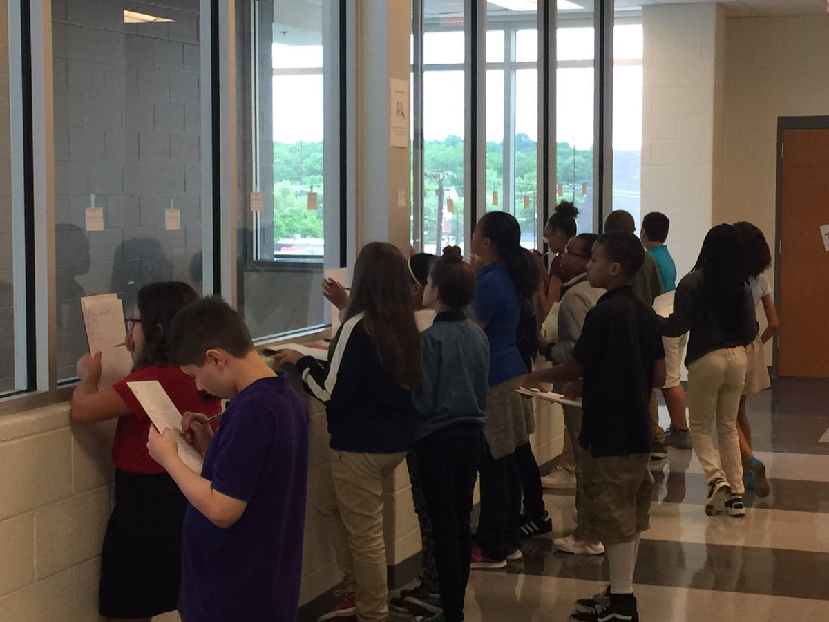 mackramentoking's tweet photo. #mathwithaview 5th graders doing 6th grade math @GMPmnps #Ratio&Proportion #DoubleNumberLine https://t.co/mwBOGJsSeh