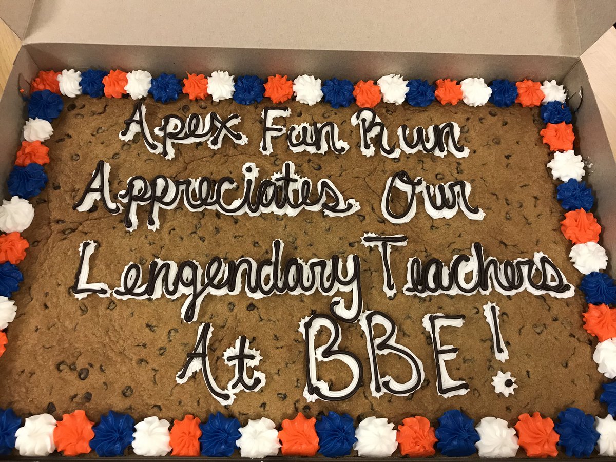 BBESPTO's tweet photo. A sweet treat from Apex Fun Run for our teachers @bearbranchelem. Thank you Apex! #runwithbbe https://t.co/O7TUQX0eFy