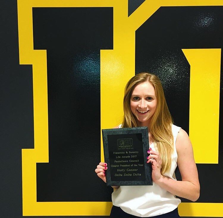DDD_phichapter's tweet photo. So proud of Holly for being awarded PHC Chapter President of the Year for all her incredible work last year! DL Holly 💗 https://t.co/AdEwJIyyym