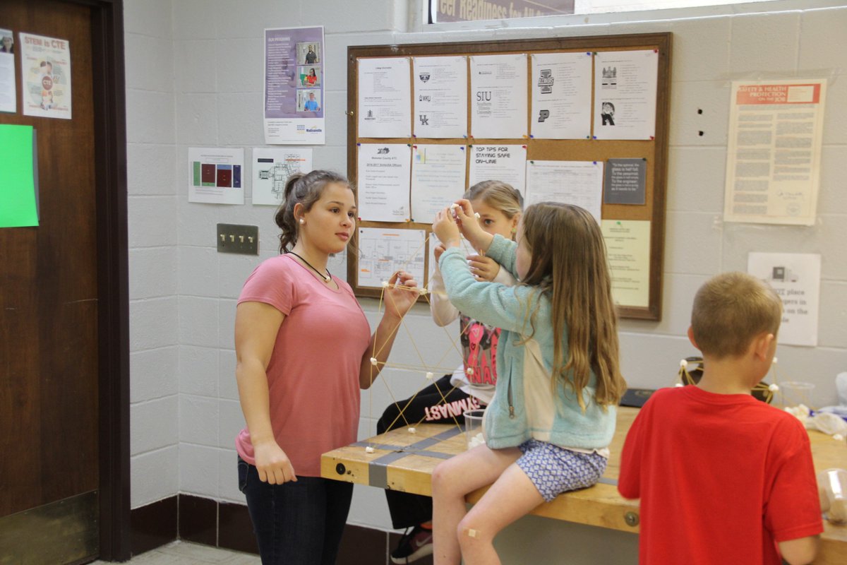WC SkillsUSA on Twitter "1WC SKILLSUSA officers building towers with
