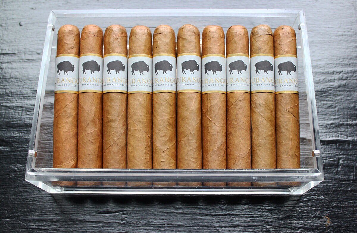 DurangoCigars's tweet photo. Time for a 2010 Crooked Nightcap. An unusual blend of English Virginia, we age these #cigars for months with Guatemalan #rum &amp; tea leaves. https://t.co/aZJMp7isnk