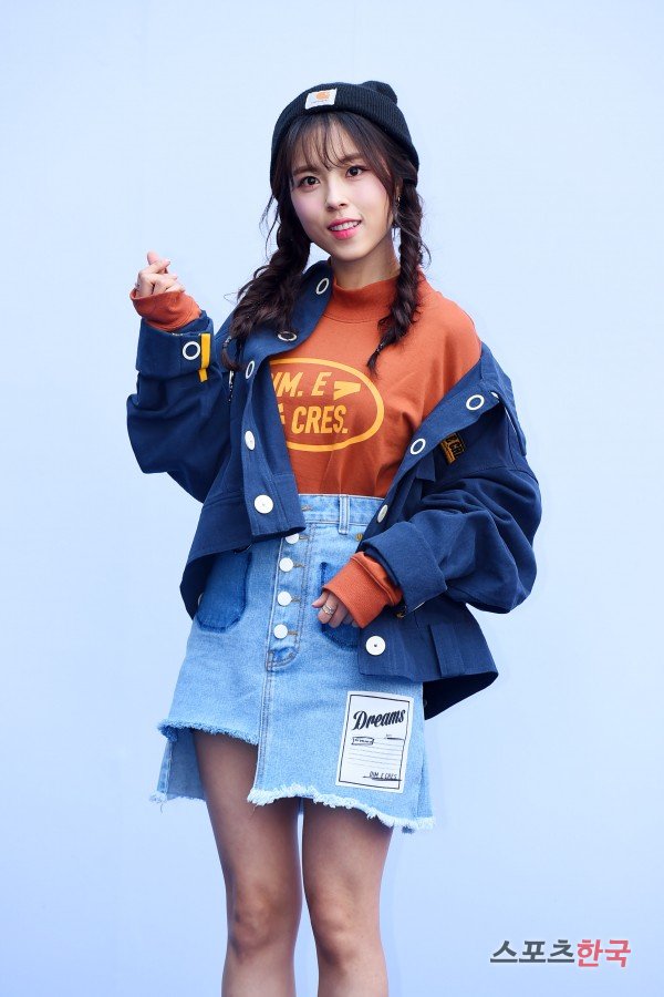 Avipkpoper's tweet photo. [PHOTOS] 170329 #UNIQ #유니크 #승연 #seungyeon and former #tinyG member #Dohee #도희 @#CRESEDIM collection. #kpop more -> https://t.co/GyRAbbQOve https://t.co/OzCT7J1chO