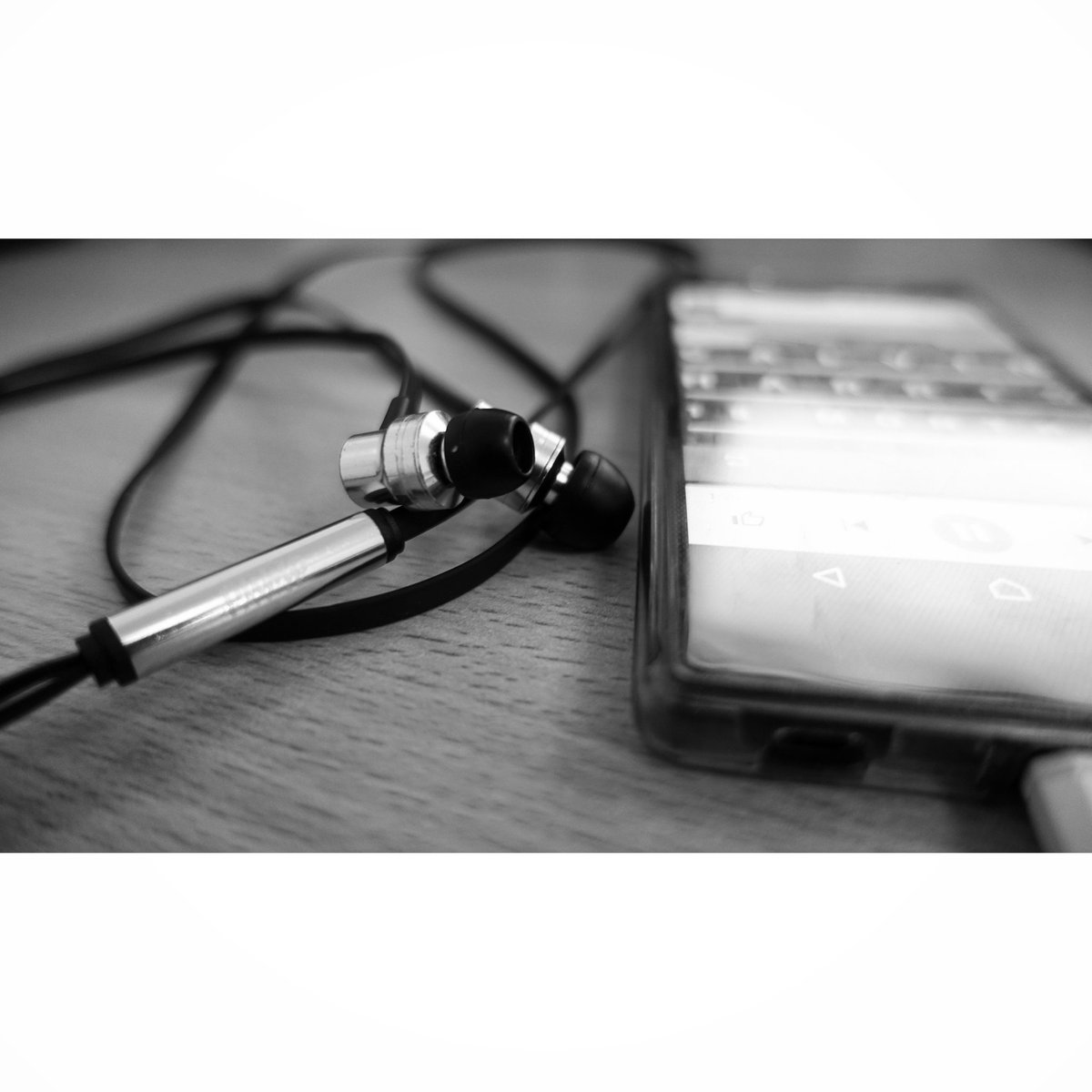 lexspedd's tweet photo. Love my #music - be lost without it!
#lovemusic #tunes #pumpaudio #Xperia #photography #sonyrx100m3 https://t.co/gCJsHGx1gE