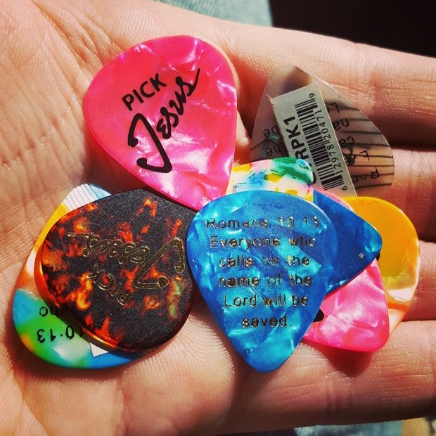ThisHeartMusic's tweet photo. The best picks ever. Don't play a show without em. #guitar #pick #guitarpicks #music #thisheartisurrender #pickjesus #jesus https://t.co/chXO9G2rU6