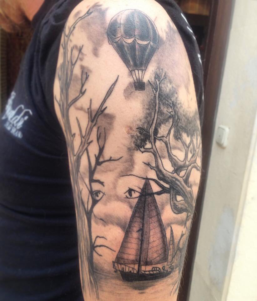 tattoosmarbella's tweet photo. Tattoo personalizado para el viajero⛵️ #tattoo #marbella #costadelsol #puertobanus #Travel #pareidolia #face #art #history #personaltattoo https://t.co/MahoB0FFXh