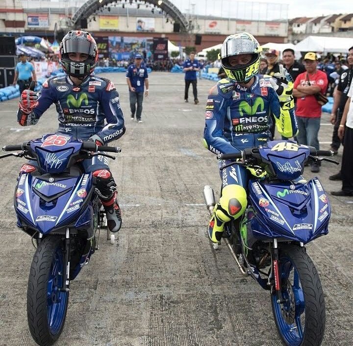 ClubRossi46's tweet photo. Equipo Yamaha

@Valentino_fans 
#ClubRossi https://t.co/V5VsEhBuhE