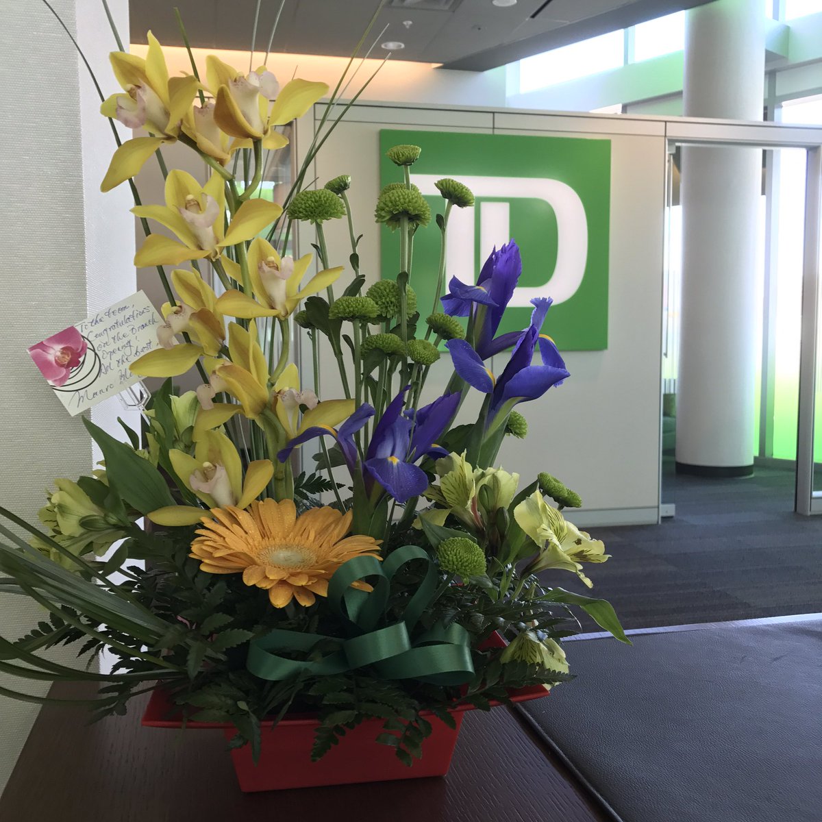 HermanHMYeung's tweet photo. What a legendary day to open! Thank you @MauroManzi_TD and @AdamChu_TD for the treats and flowers! #9327GLEETeam 💚 https://t.co/26WFudyHIs
