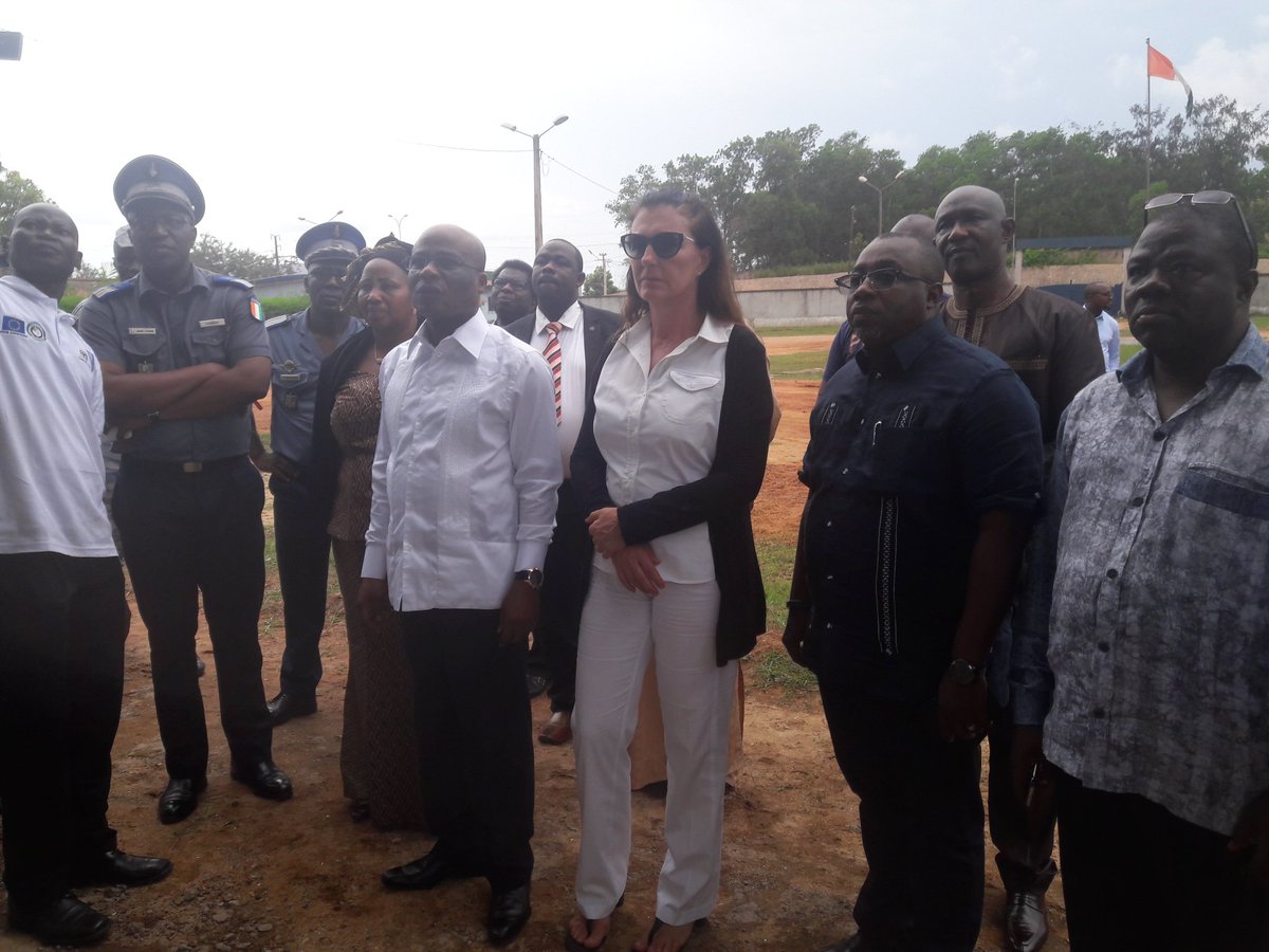 jwmadaki's tweet image. @SALWProject- handing over of container for arms storage to the Governor of San Pedro provided by the ECOWAS/EU Small Arms  project