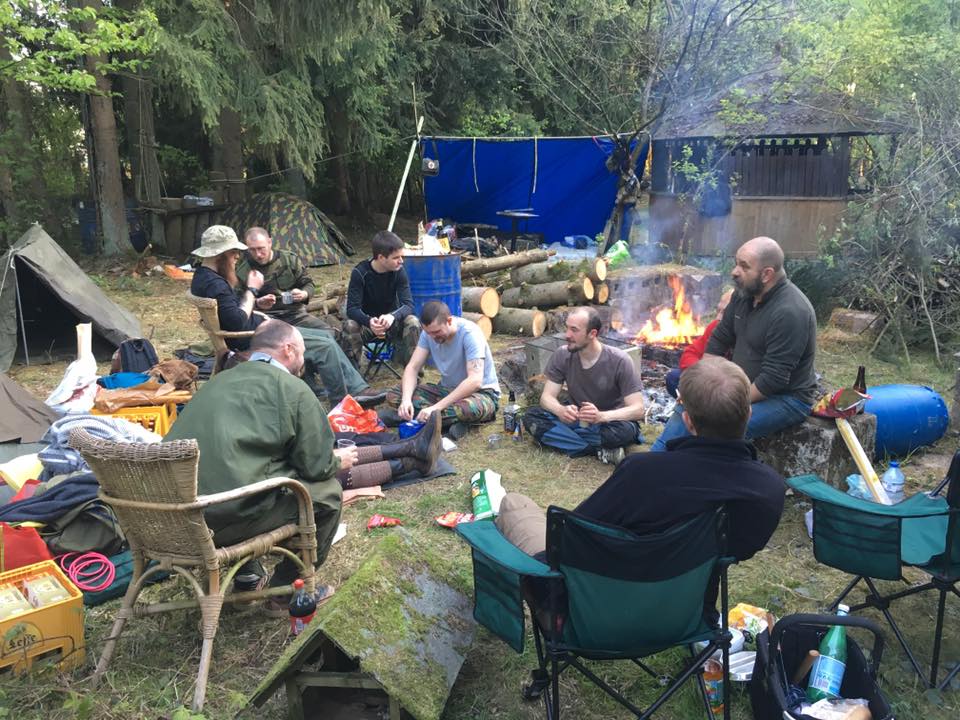 Brigade54_Team's tweet photo. Un repos et une soirée méritée samedi dernier, bbq lors du bivouac #Airsoft #bivouac #bbq #airsoftday #airsoftteam https://t.co/31zQUDqLiy