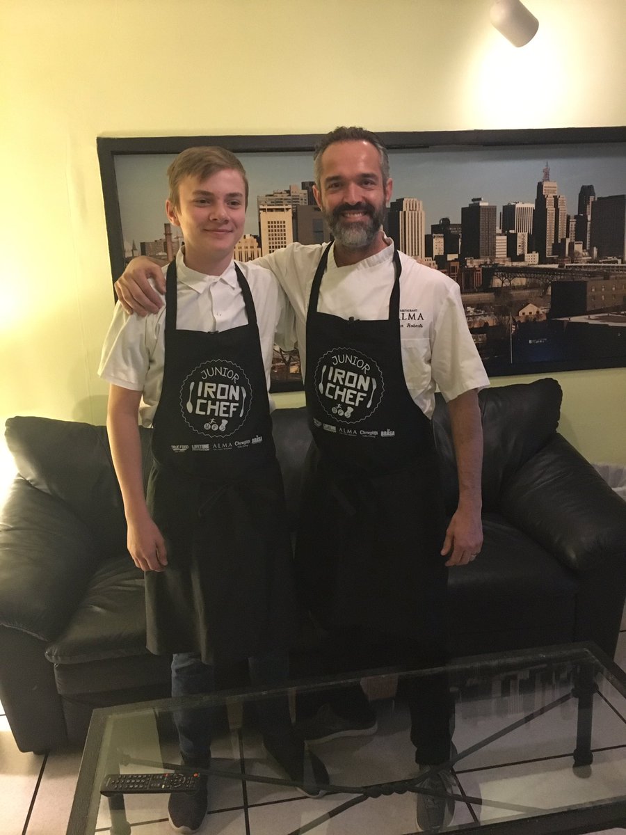 MPS_TrueFood's tweet photo. Chef Alex from @ALMAmpls and @BrasaRotisserie and Max from @MPS_Ramsey are getting ready to go on @kare11 for #MPSJrIronChef! https://t.co/KCGqhmrhBM