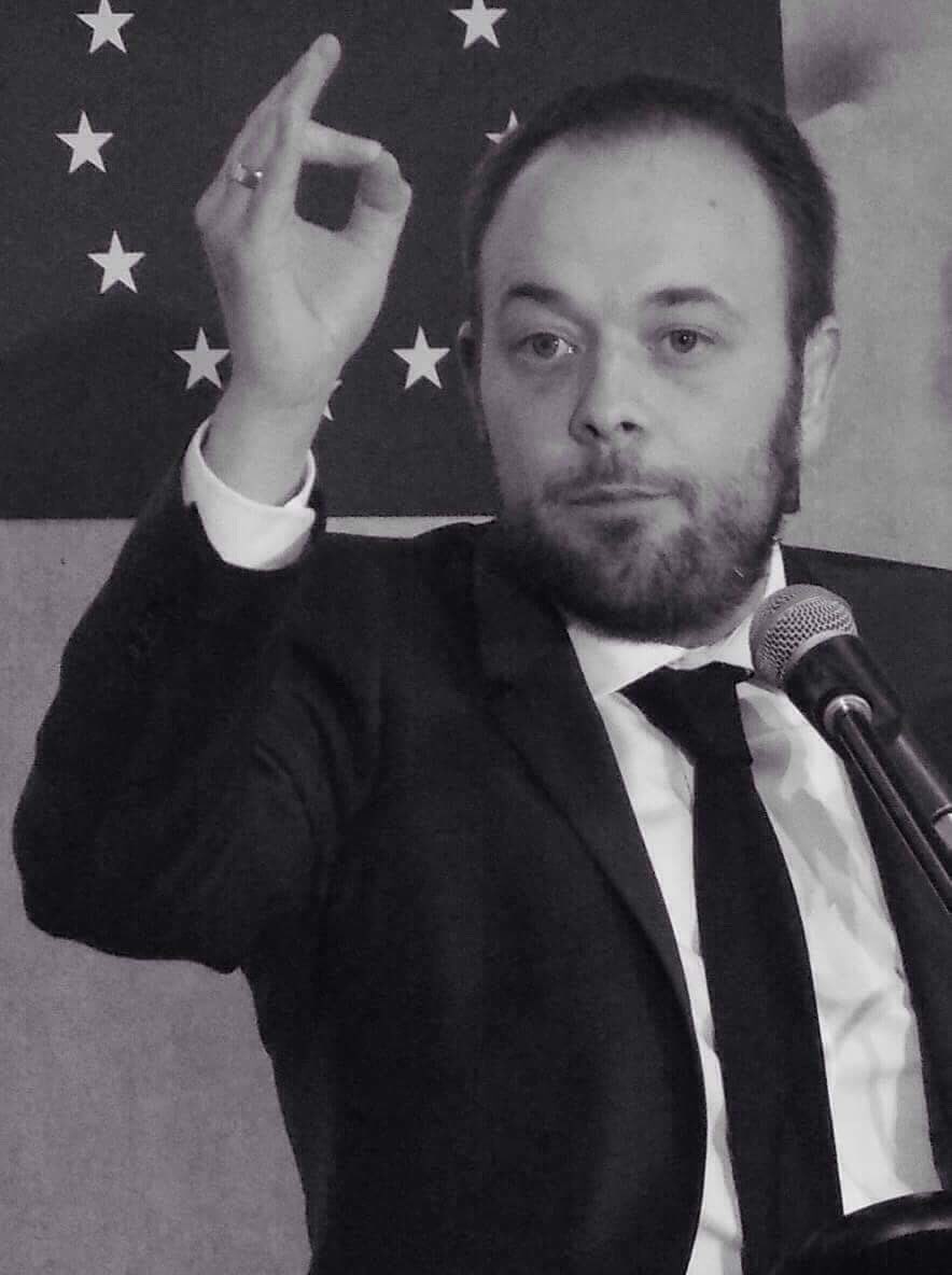 Succès pour le grand meeting départemental de soutien républicain #Yonne #EnMarche #NonauFN