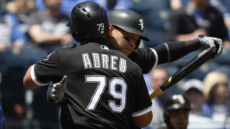 ChicagoSports's tweet image. Jose Abreu, Matt Davidson power White Sox to 8-3 win over Royals trib.in/2p2iHIJ by @PWSullivan