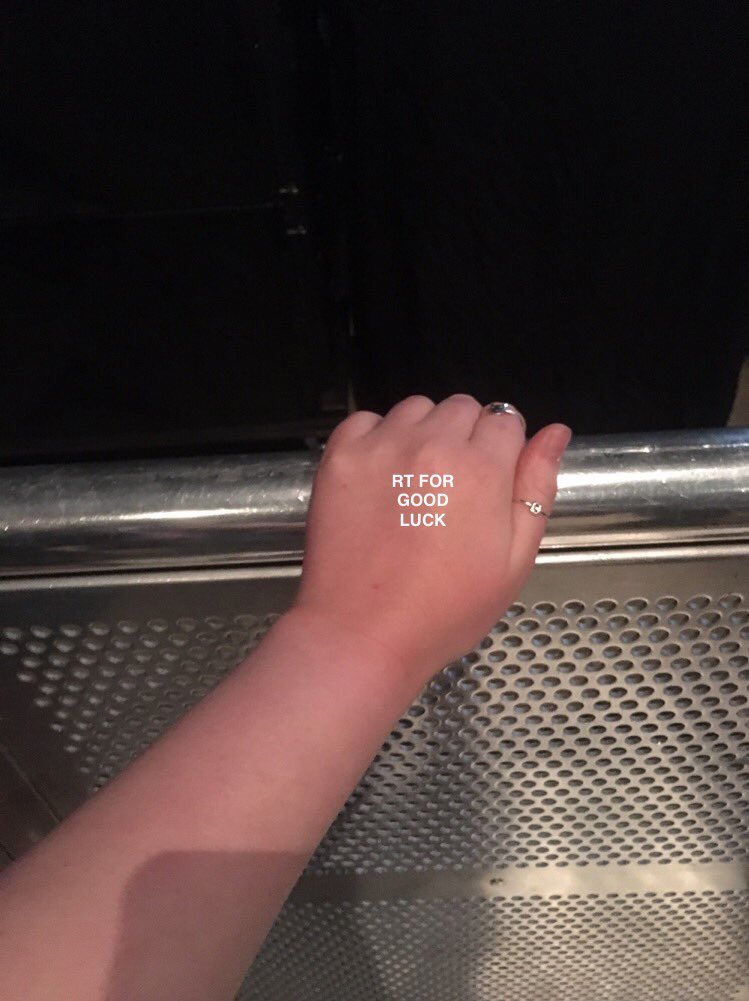 quietkhalid's tweet photo. harry tickets today good luck ✨ https://t.co/rnHkoyvqjf