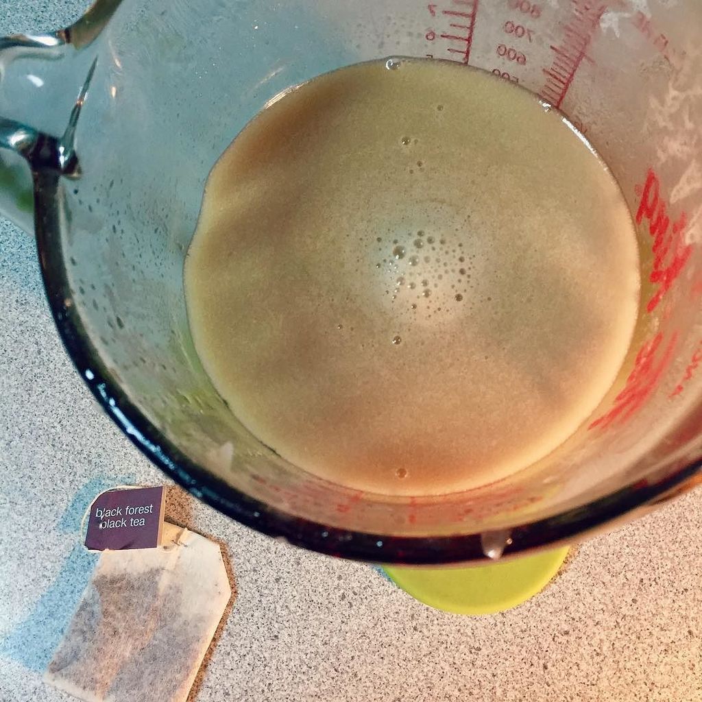 Testing out a potential new product. Any guesses? ☀️
.
.
.
#AuNaturelArtisan #AuNaturelSkincare #allnatural #chemi… bit.ly/2pLysRx