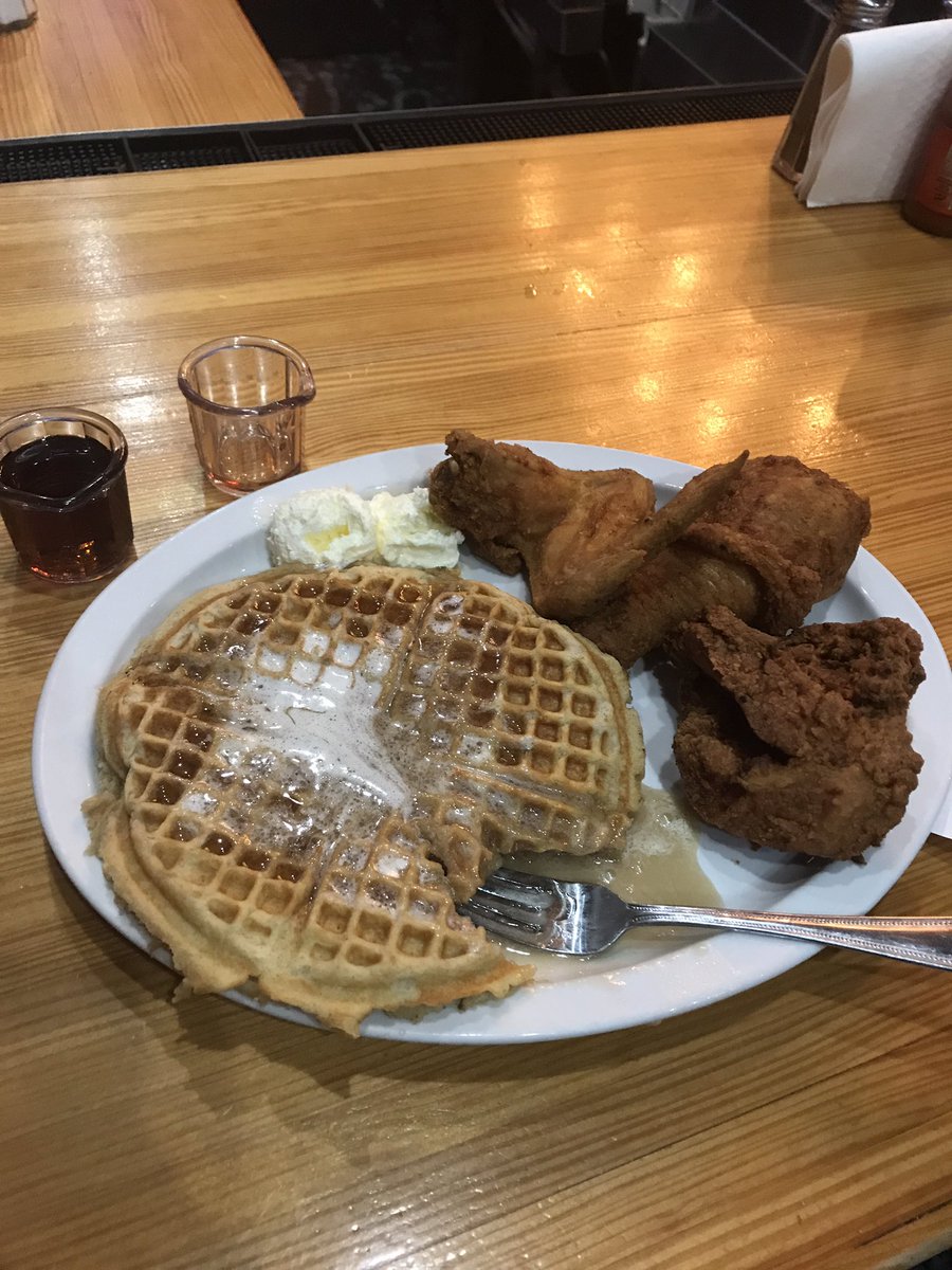 CoachJ_Everett's tweet photo. S/O to my guys @ARCHIECOLLINS22 and @LanierLogan great fellowship and ball talk over some bird and waffles!
#Kuzzos https://t.co/NWqiXfOl7c