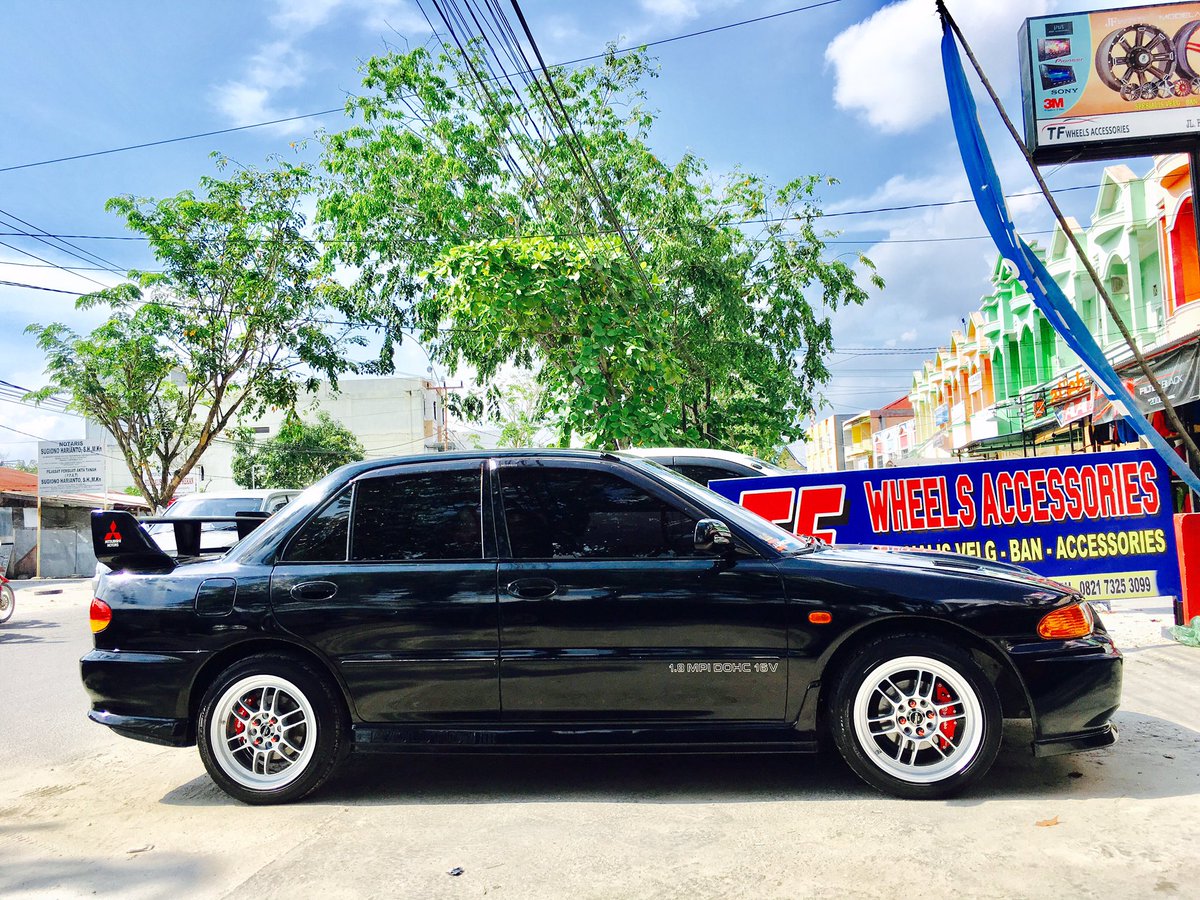 harlim_94's tweet photo. Rpf1  16x7 on Lancer GTi https://t.co/wmJZvw0U6y