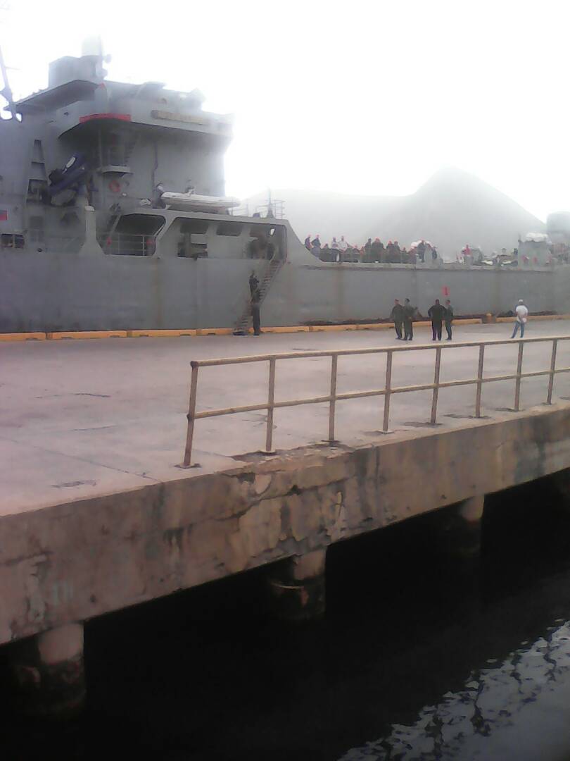 ArrozConMantk's tweet photo. Llegando más avispas negras de Cuba, desembarcando en el puerto de Guanta en Puerto La Cruz https://t.co/UNBCd8SJ2H