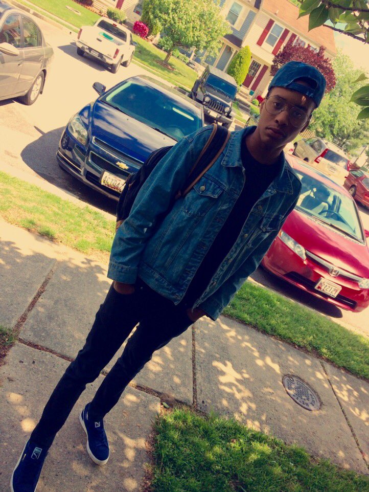 DAKOTASANTANAA's tweet photo. Tall and handsome 💙🤤 https://t.co/qLC8rDwerE