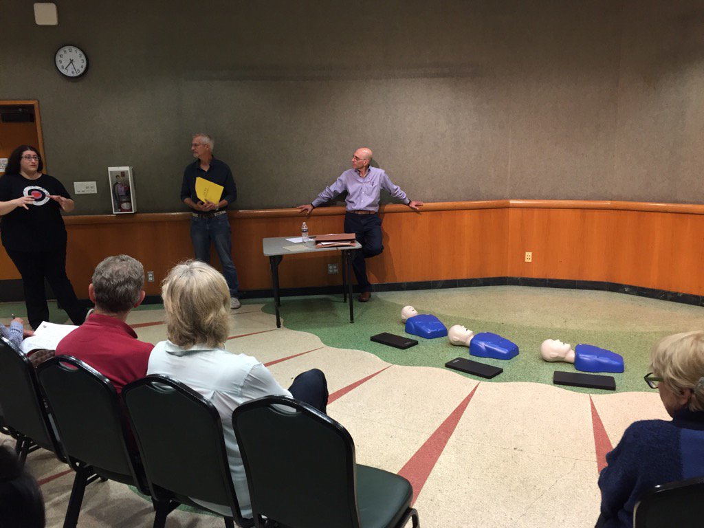 kodonn's tweet photo. Hands only cpr @culvercitycert at Vets Center now https://t.co/6eyJTwy0dC