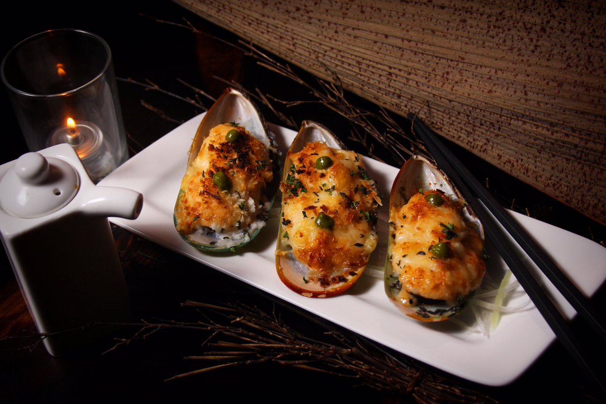 FullMoonsushisd's tweet photo. Check out our baked green mussels!  🤤 https://t.co/sAFOa9YFlB