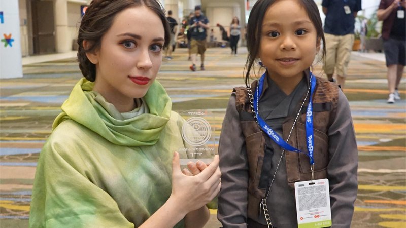 epicwinlearning's tweet photo. This adorable Jyn Erso cosplayer spent Star Wars Celebration handing out the Death... https://t.co/3NCvnckko6 by #JoeSondow via @c0nvey https://t.co/nqmTd4XGvx