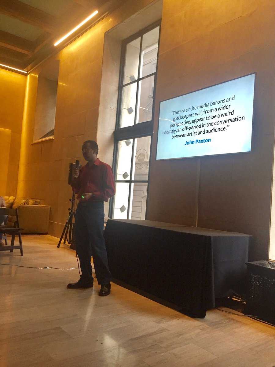 ChrisHall_HU's tweet photo. @movie_pundit on the future on content @thinkcompany #ptw2017 https://t.co/j9cTOcSLmx