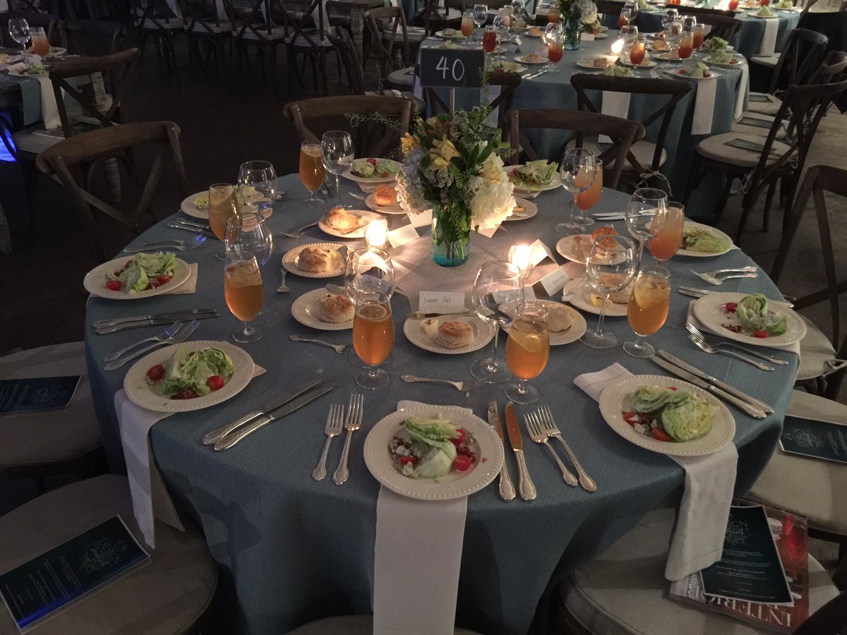 ThisGuyTy1's tweet photo. The stage is set. We're ready. Hopefully 40 will be our lucky number! @ASIDGA Awards @DesignMWilliams #MWDA https://t.co/T8OPf9odjF